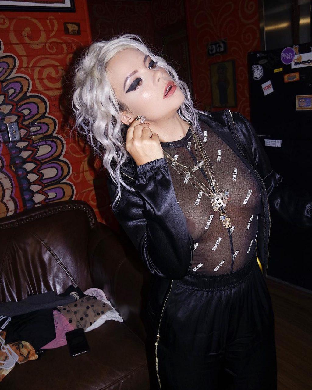 25P Lily Allen See-Through