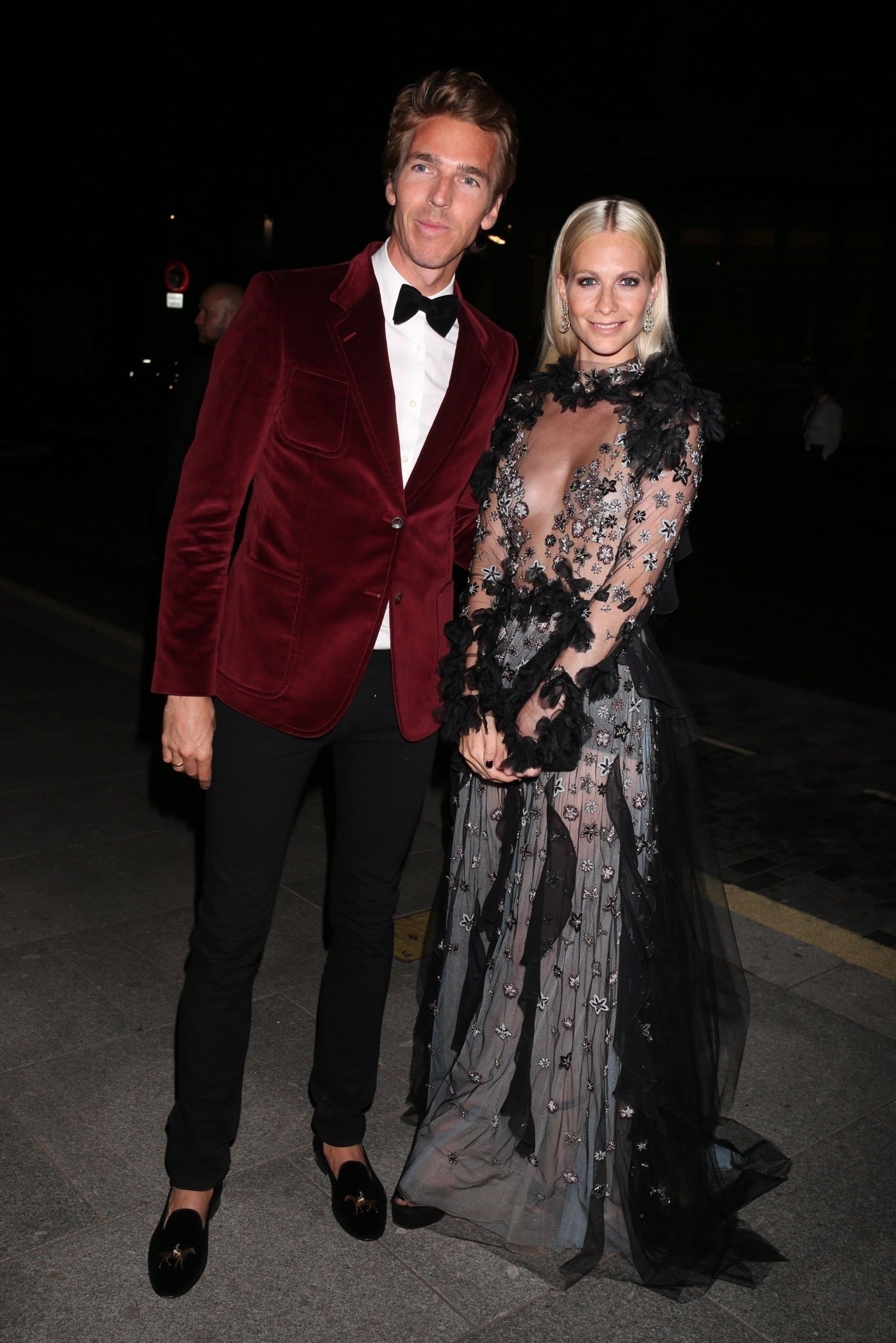 25P Poppy Delevingne See-Through