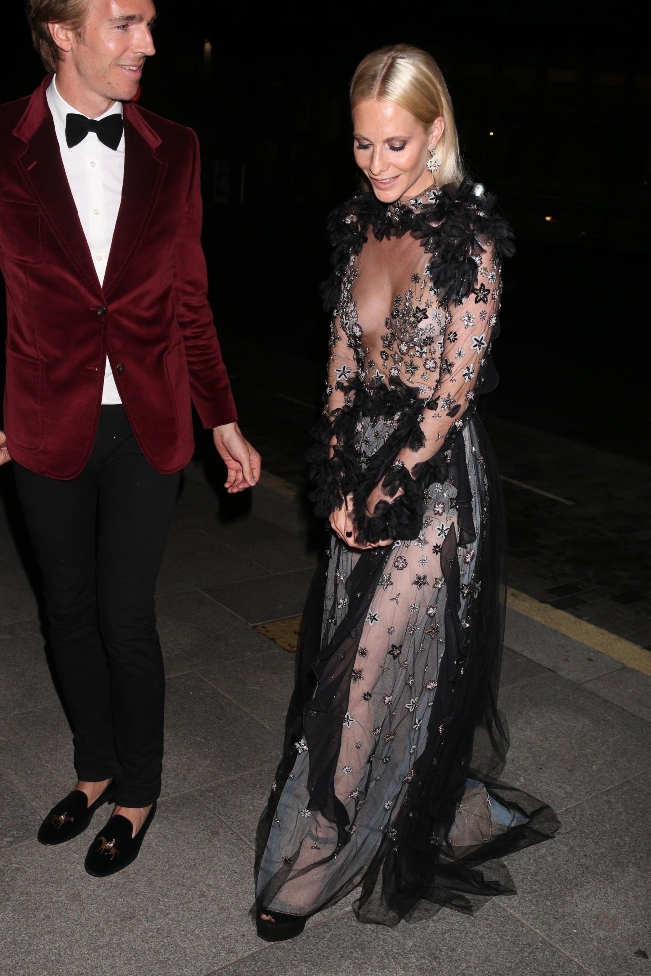 25P Poppy Delevingne See-Through