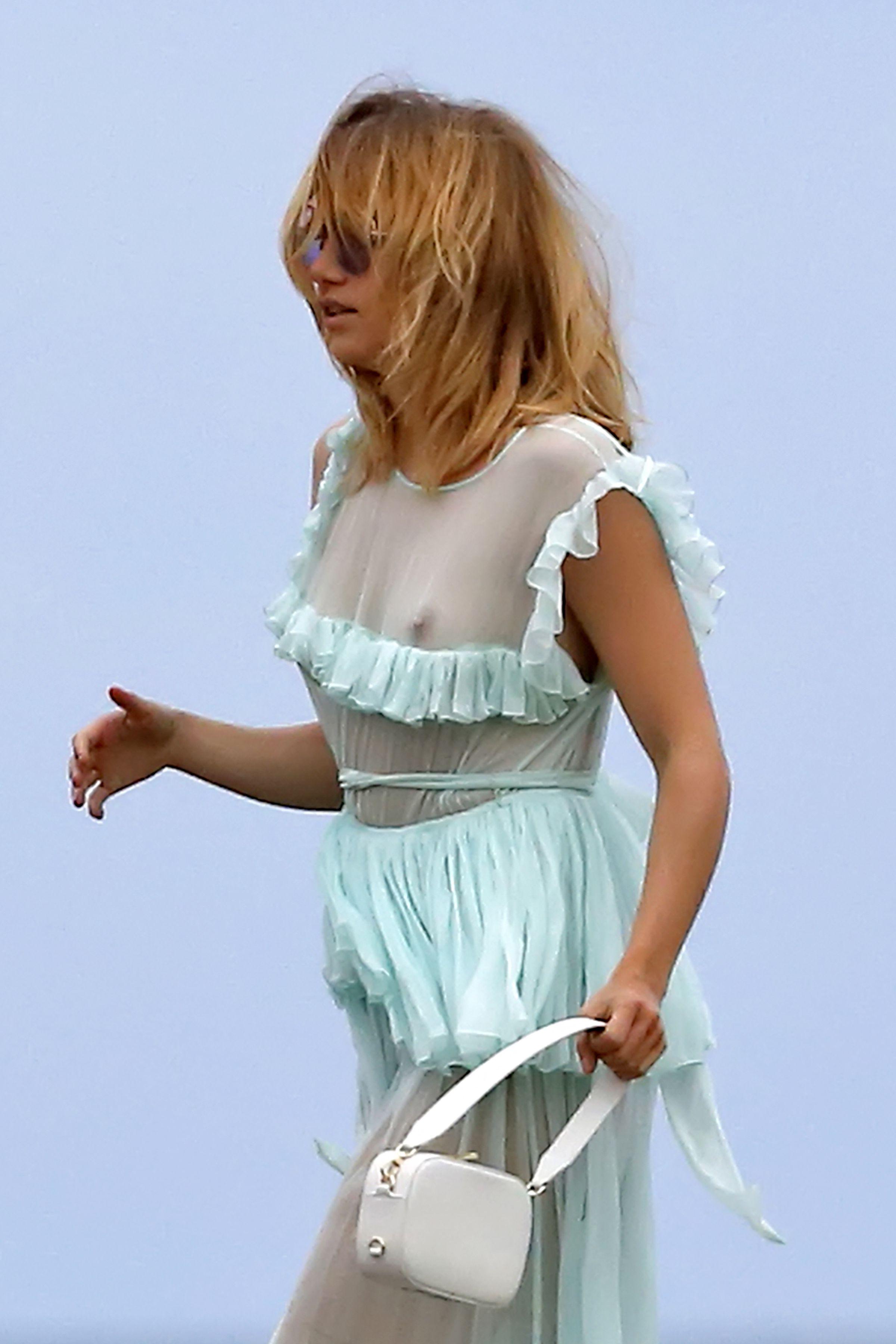 7P Suki Waterhouse See-Through Photos