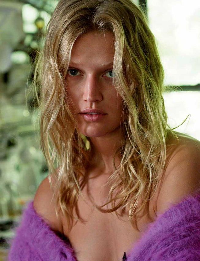 8P Toni Garrn See-Through Photos