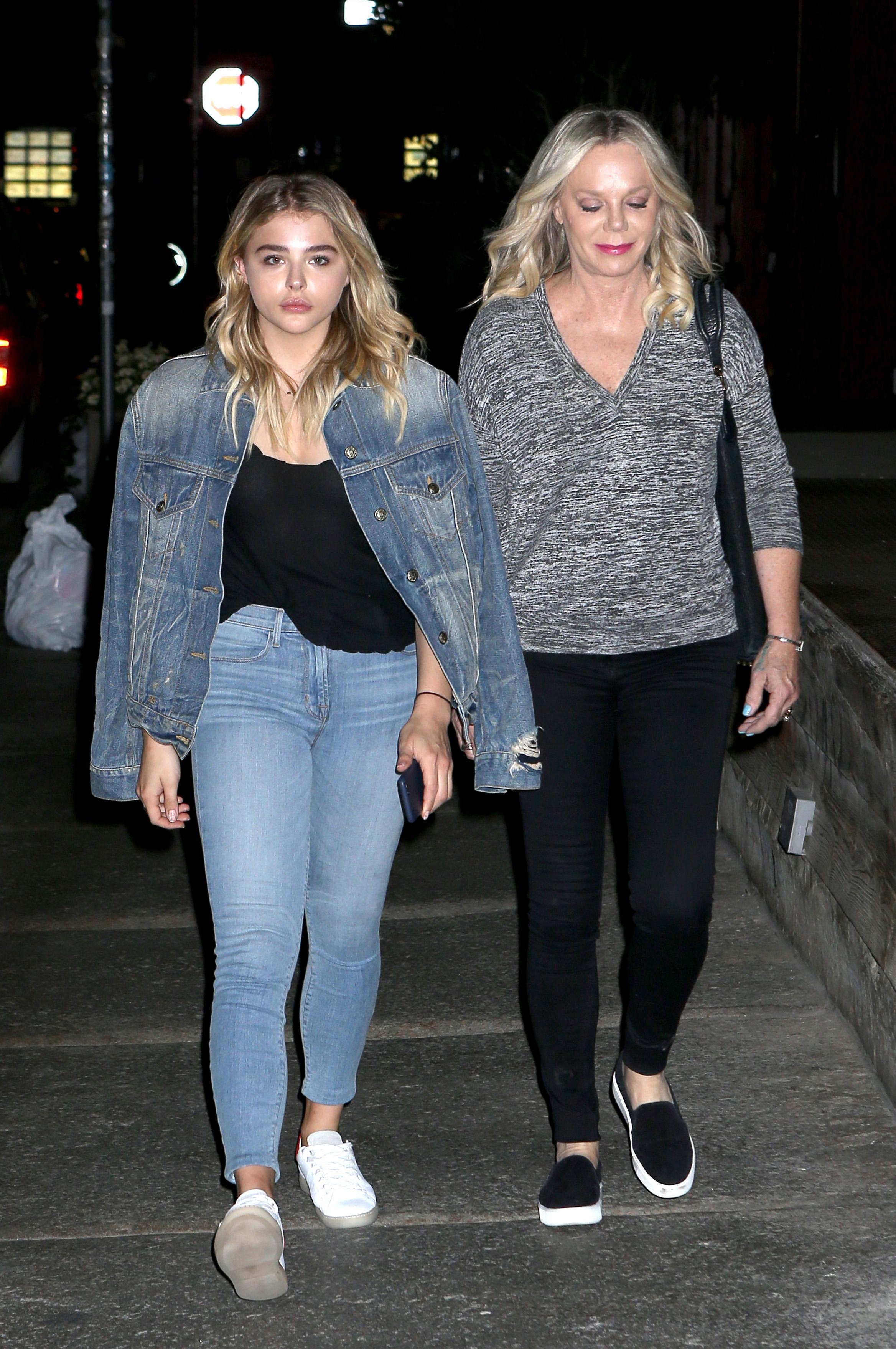 4P Chloë Grace Moretz See-Through Photos