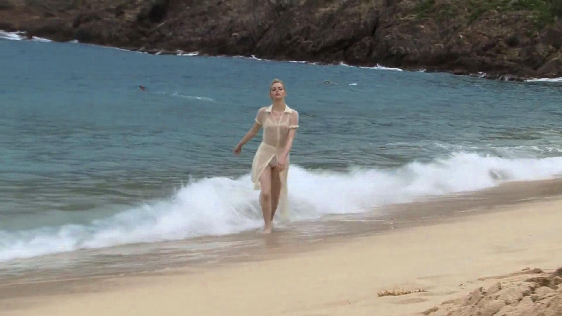 5P Emma Stone See-Through Photos