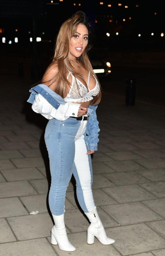 25P Sophie Kasaei See-Through