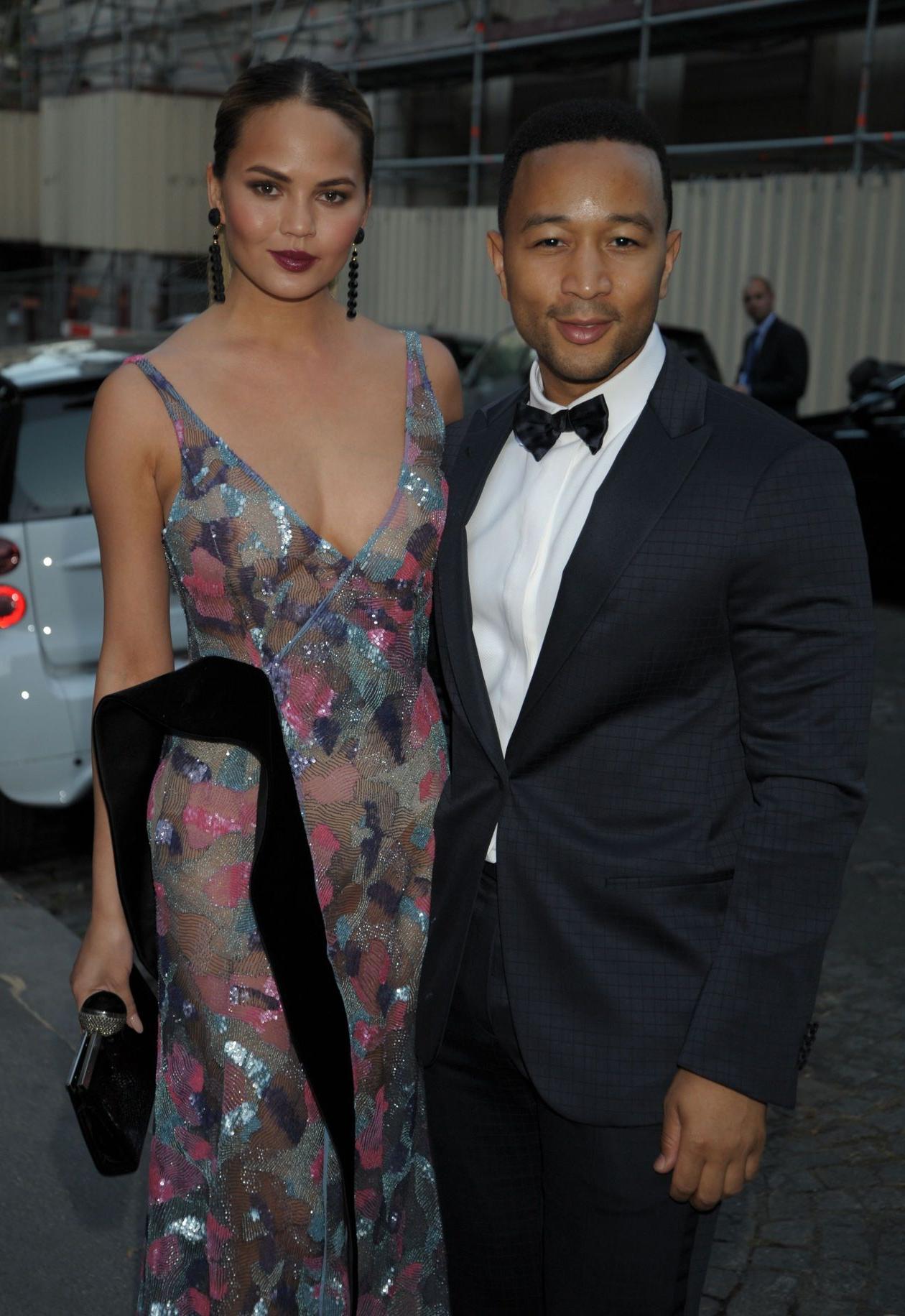 11P See-through pics of Chrissy Teigen