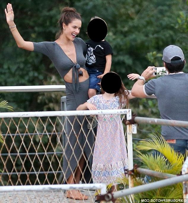 8P Alessandra Ambrosio see-through pics