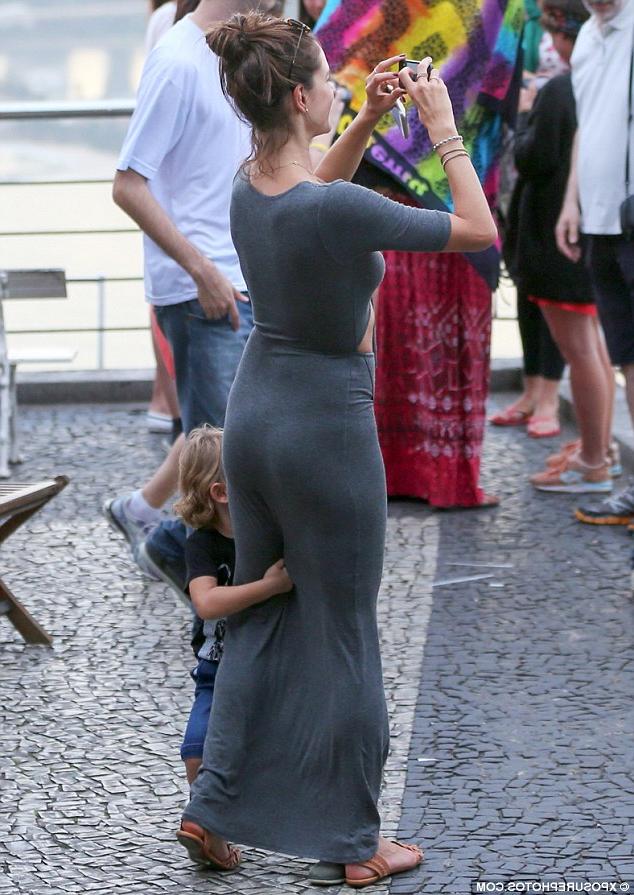 8P Alessandra Ambrosio see-through pics