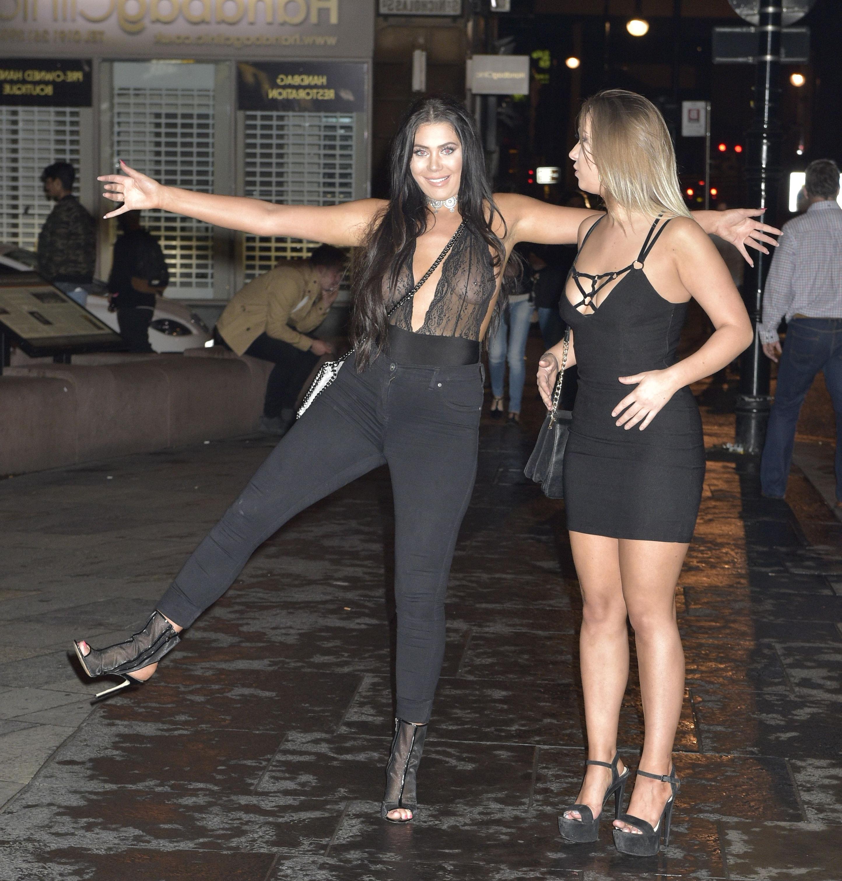 8P Durchsichtige Fotos von Chloe Ferry