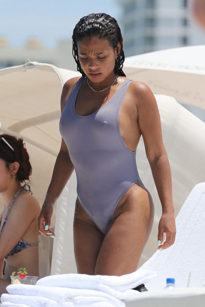 14P Christina Milian See-Through/Pokies
