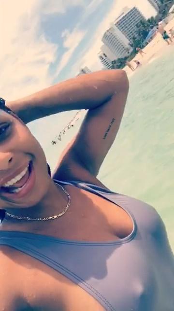 14P Christina Milian See-Through/Pokies