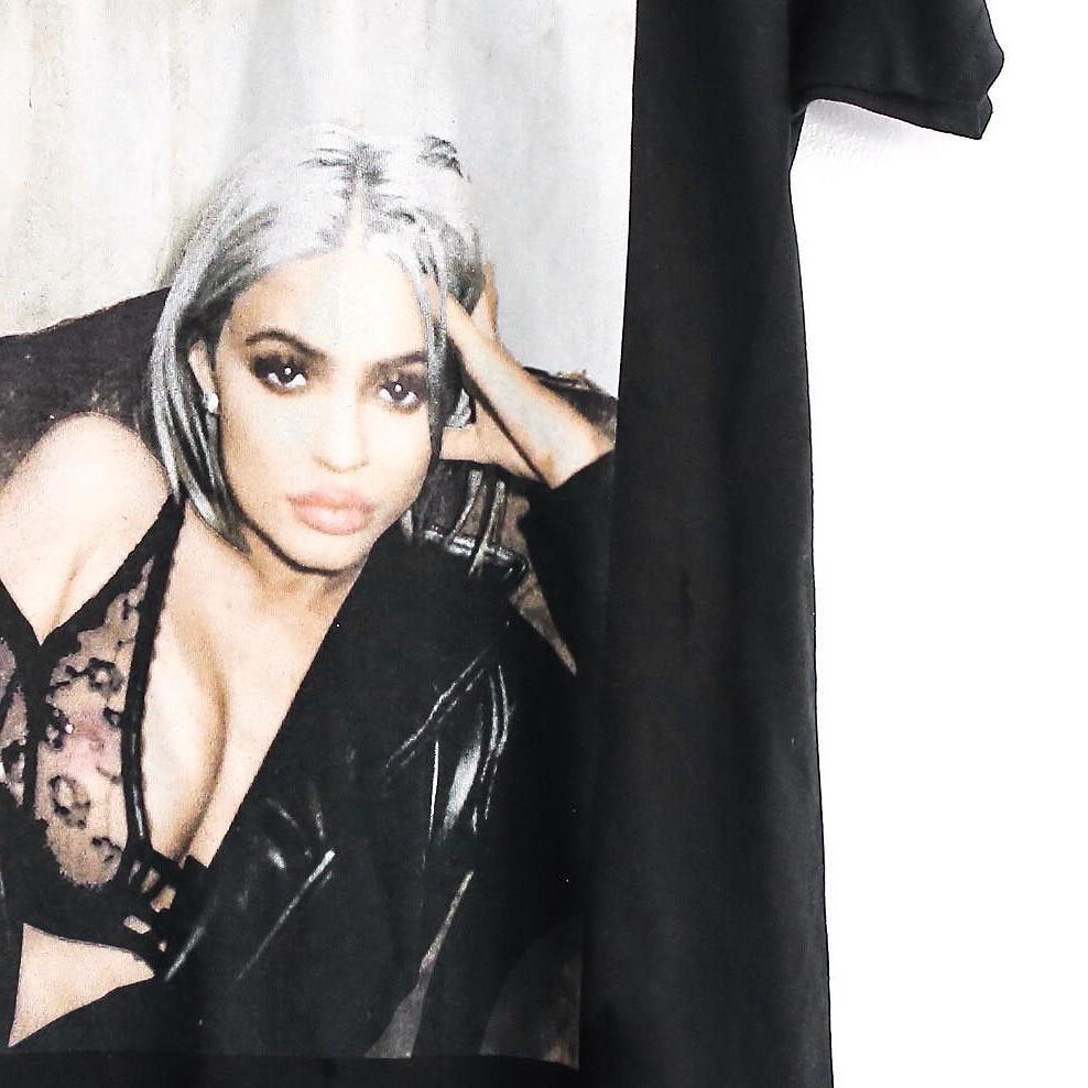 4P Kylie Jenner See-Through Photos