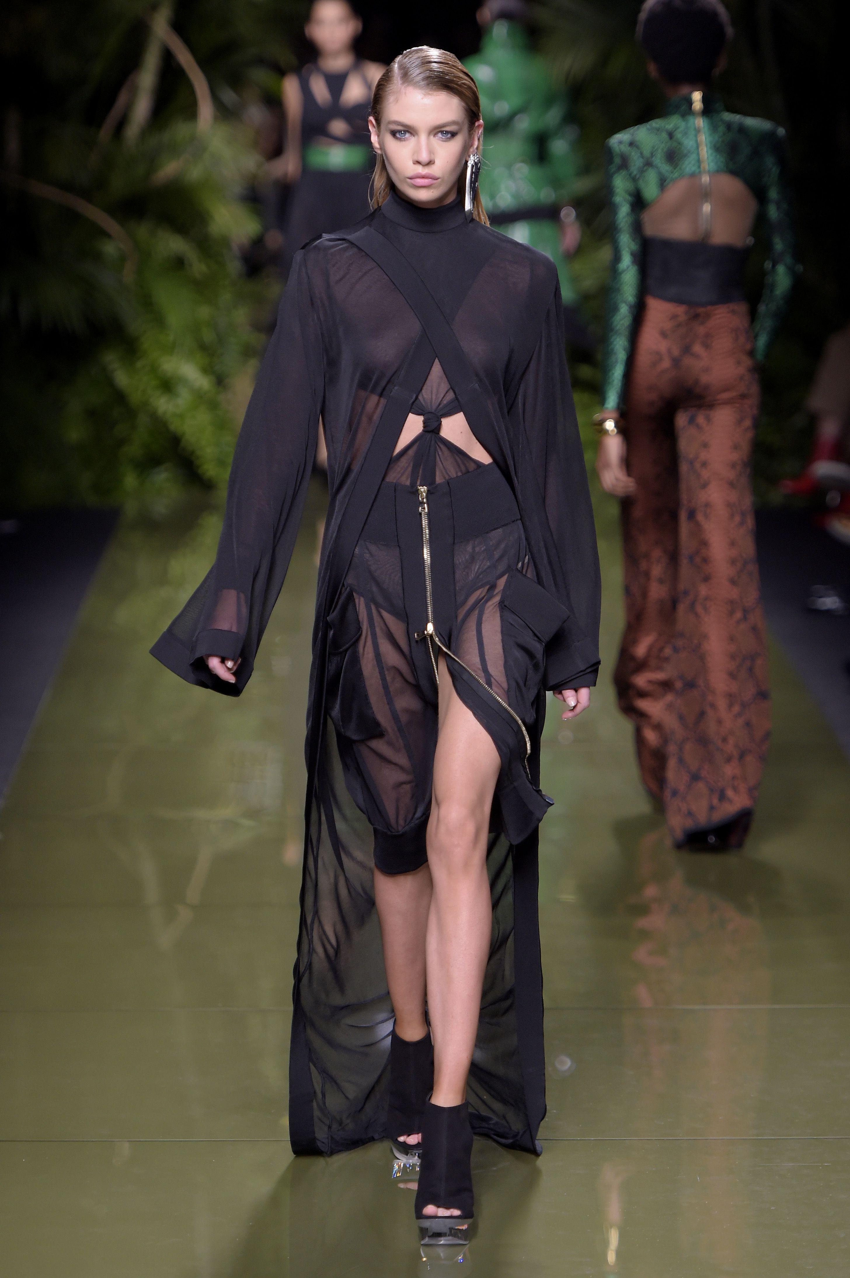 5P Stella Maxwell See-Through Photos
