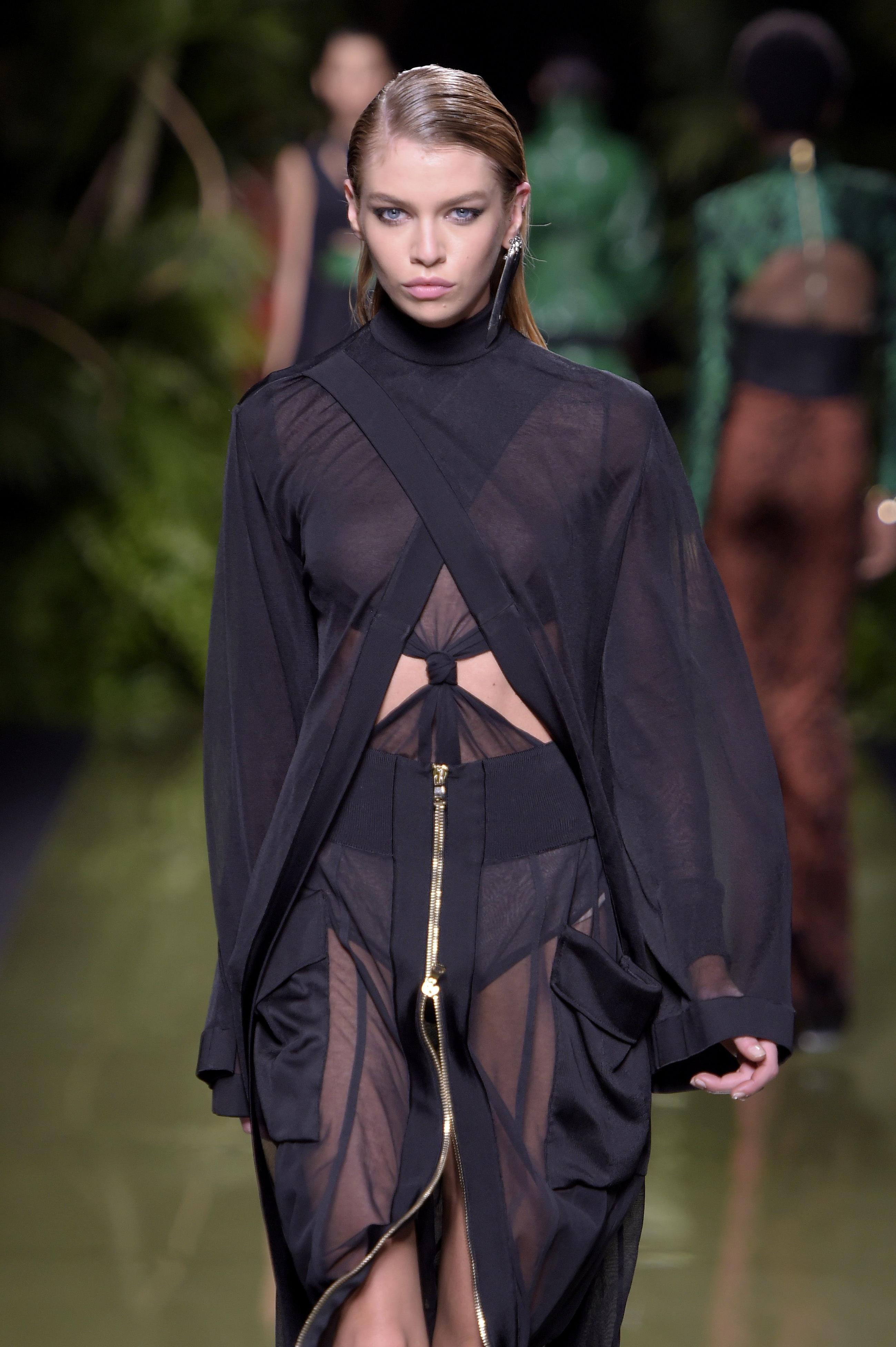 5P Stella Maxwell See-Through Photos