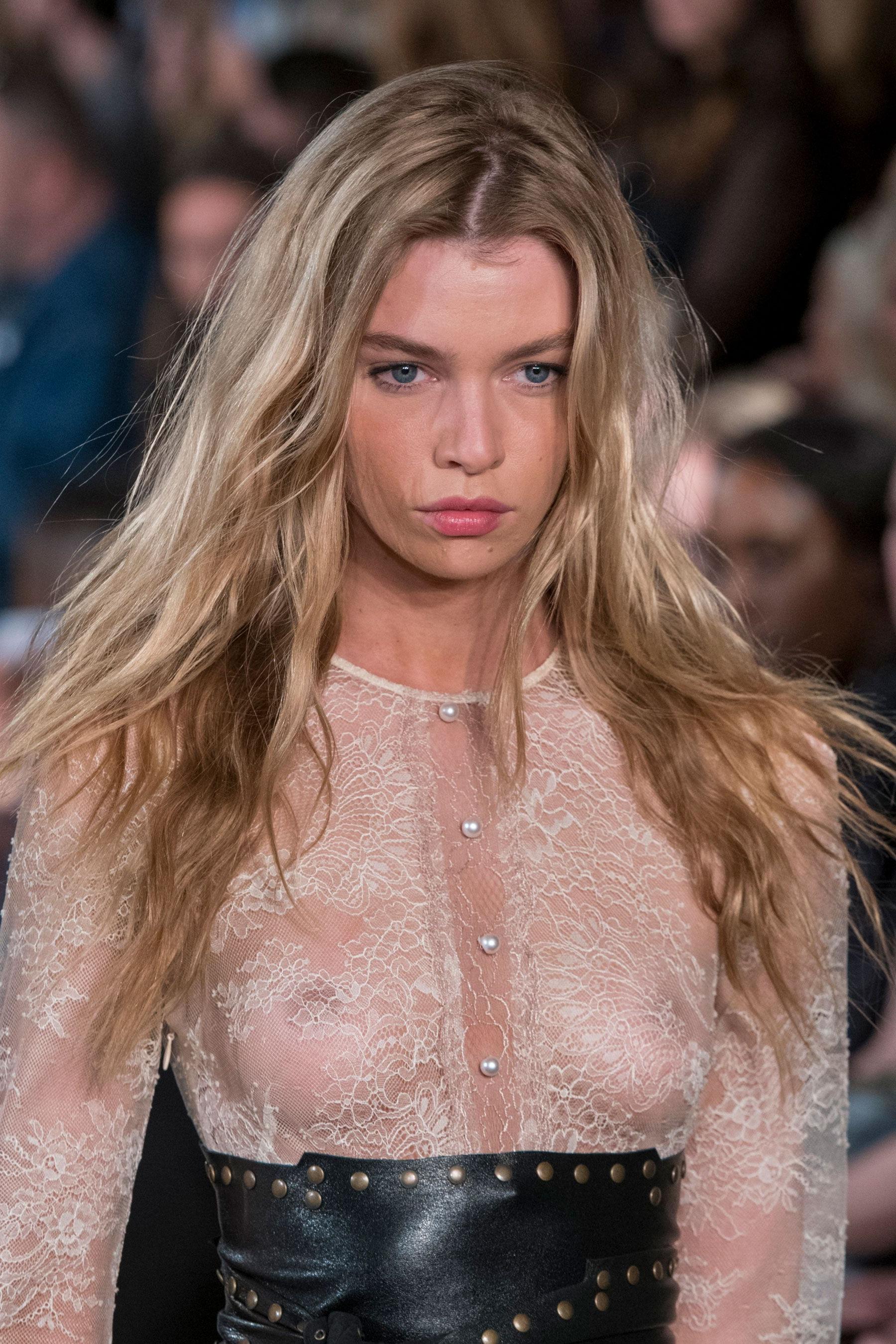 4P Stella Maxwell See-Through Photos