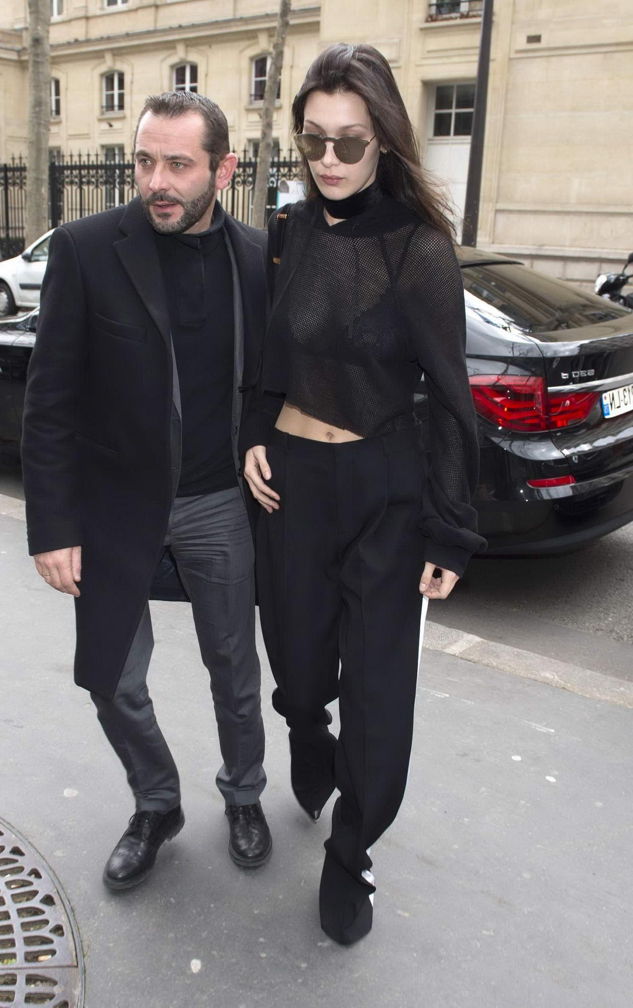 4P See-Through pics of Bella Hadid