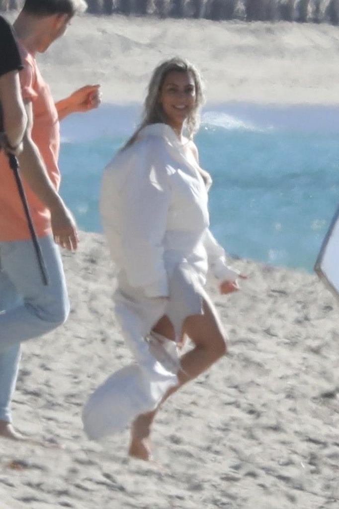 18P Kim Kardashian See-Through