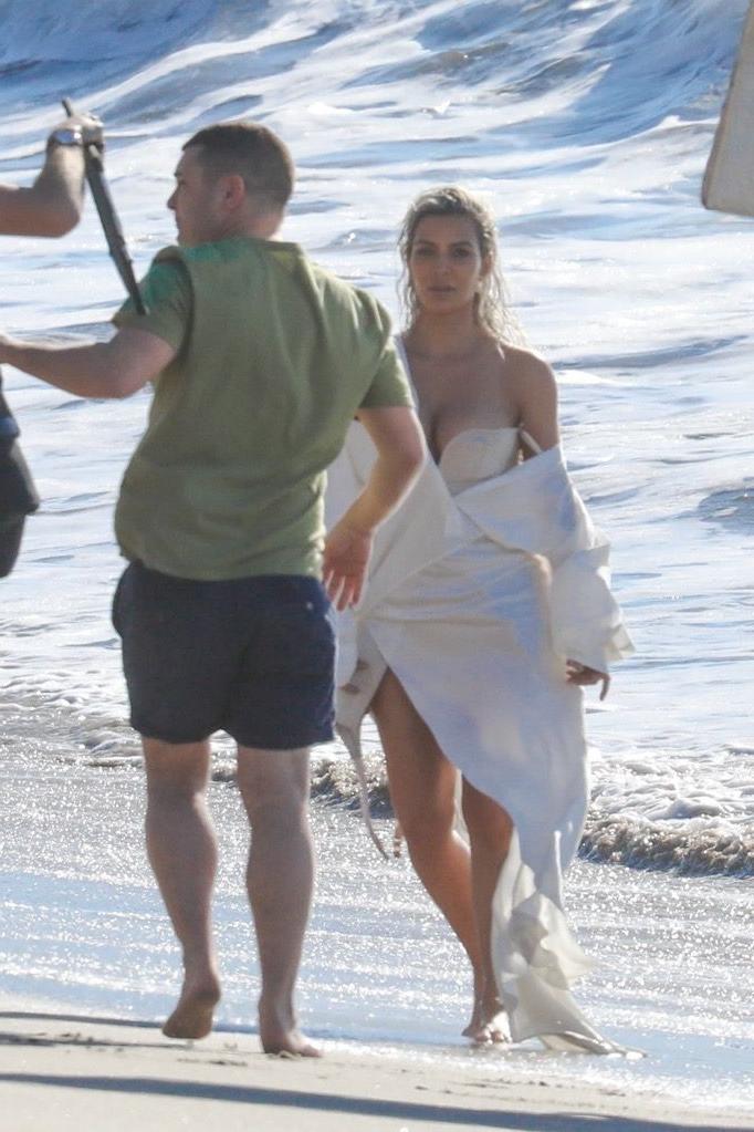 18P Kim Kardashian See-Through