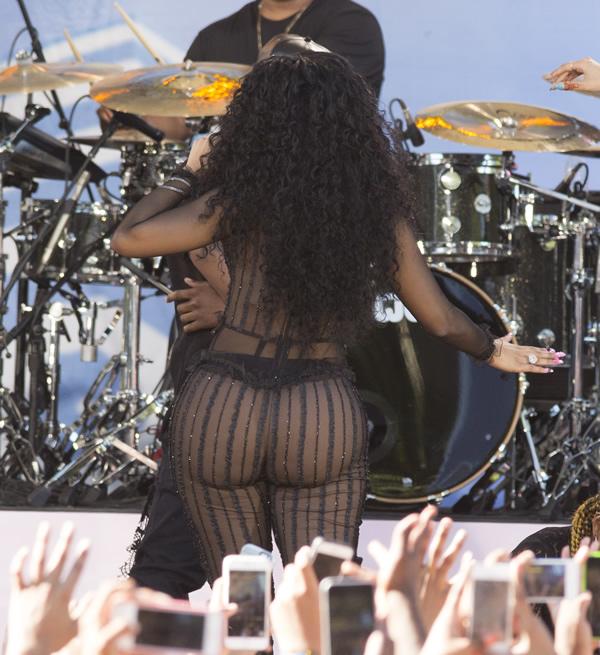 16P Nicki Minaj See-Through photos