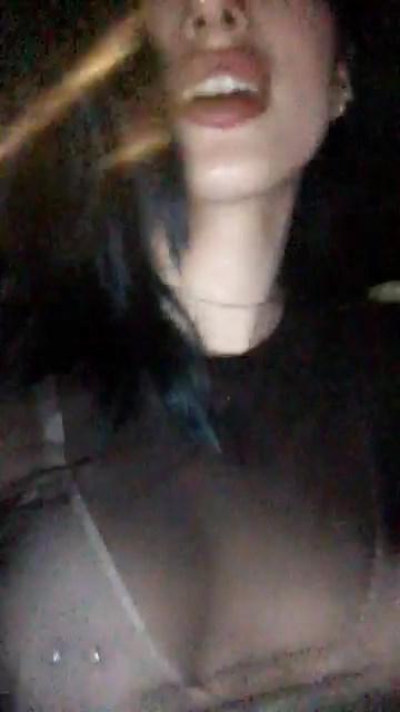 4P Bella Thorne See-Through Photos