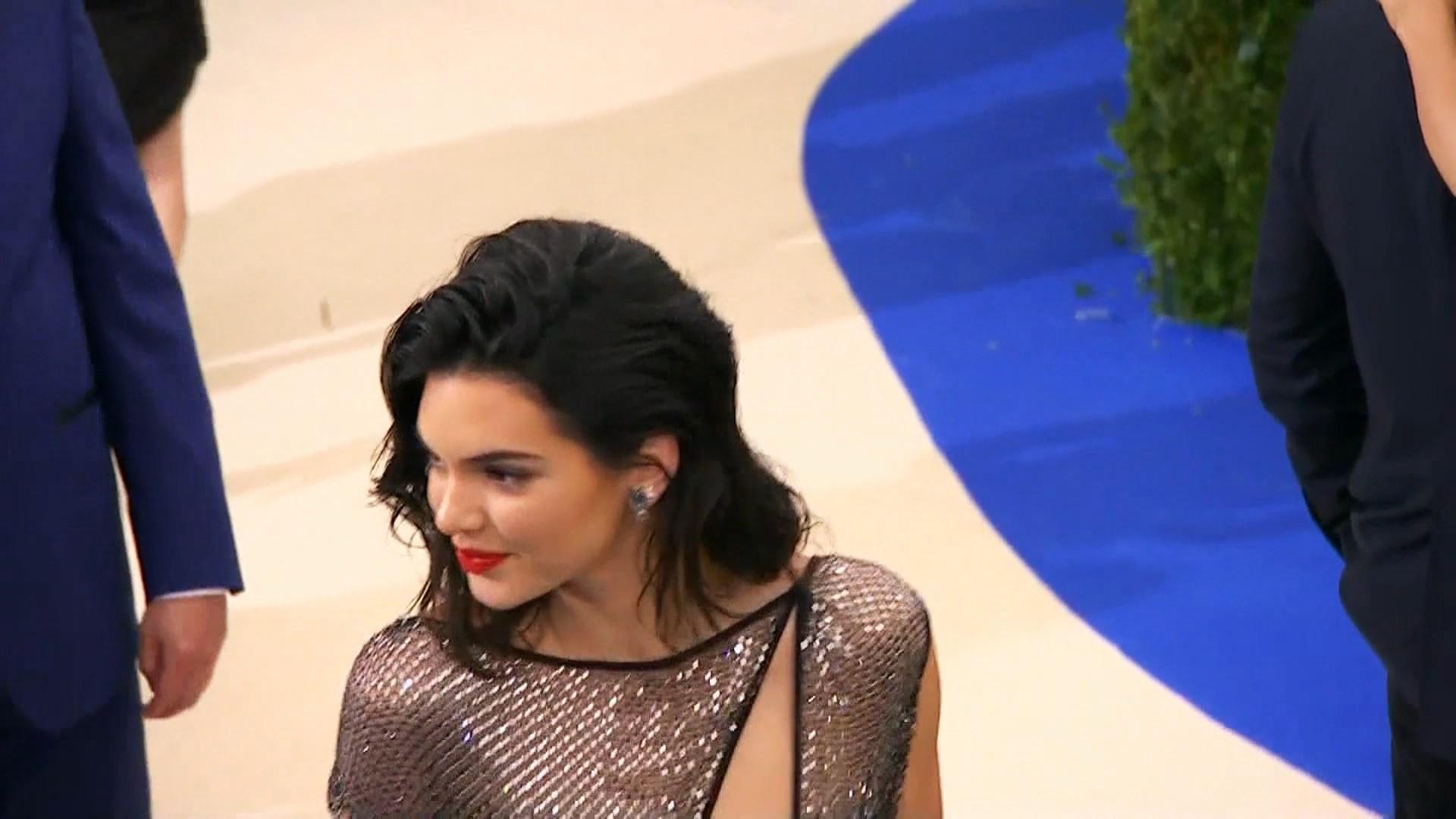15P Kendall Jenner See-Through