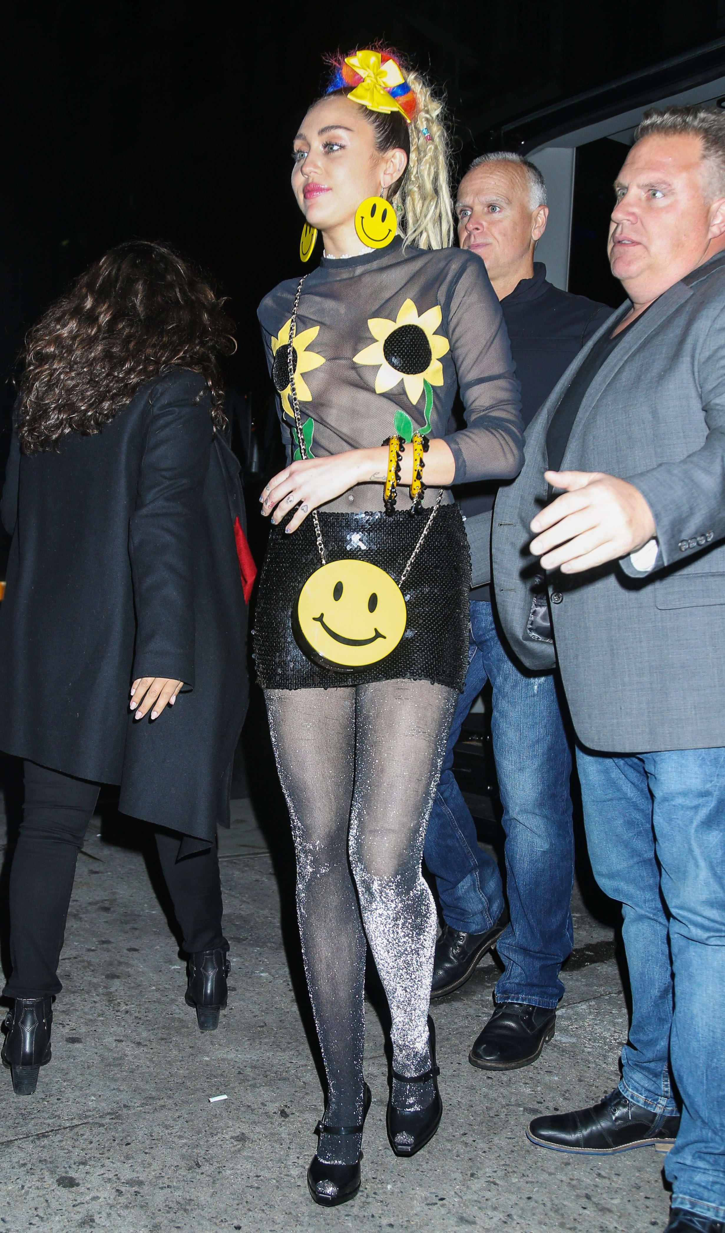 8P Miley Cyrus See-Through Photos