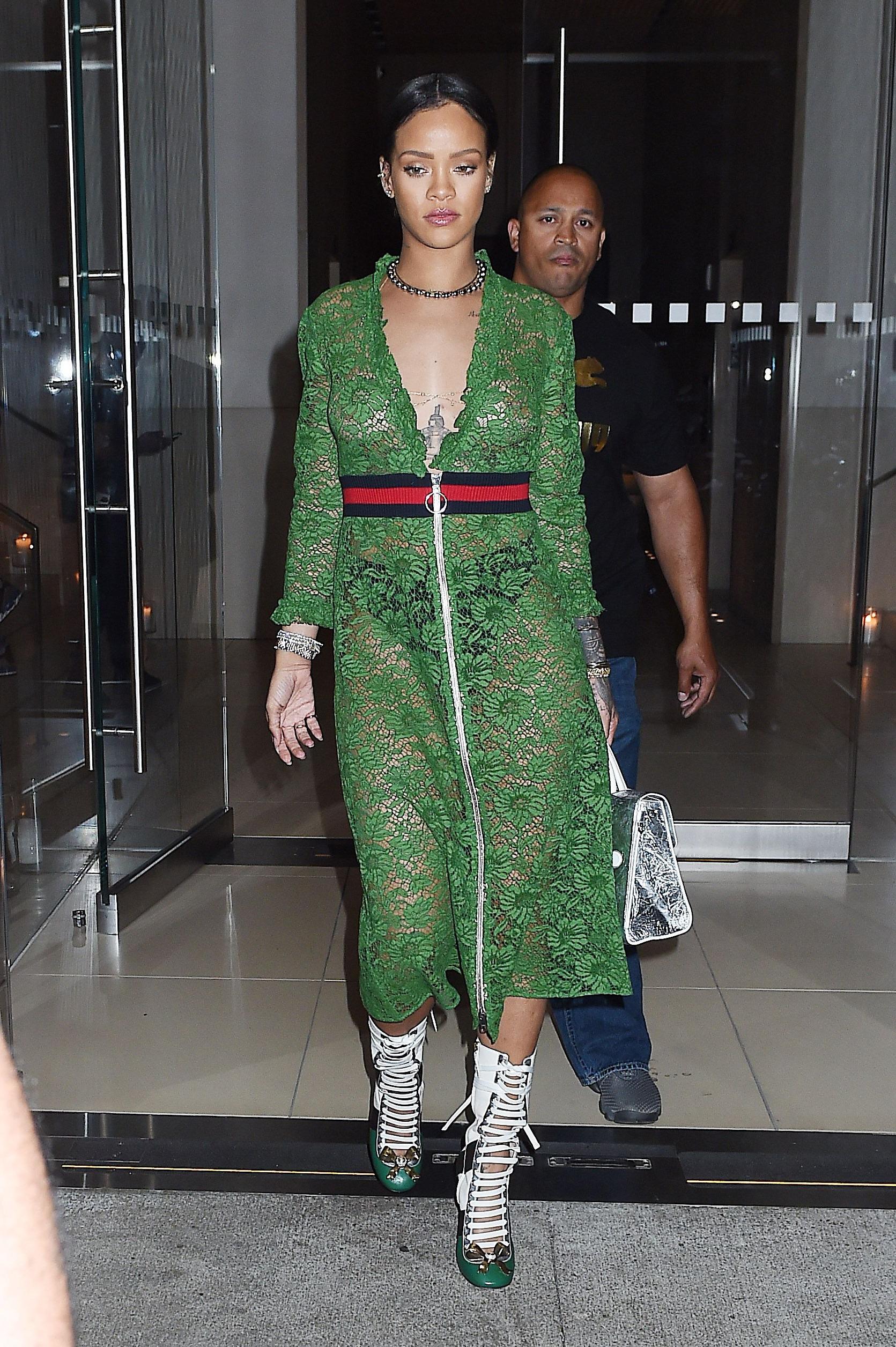 6P Rihanna See-Through Photos