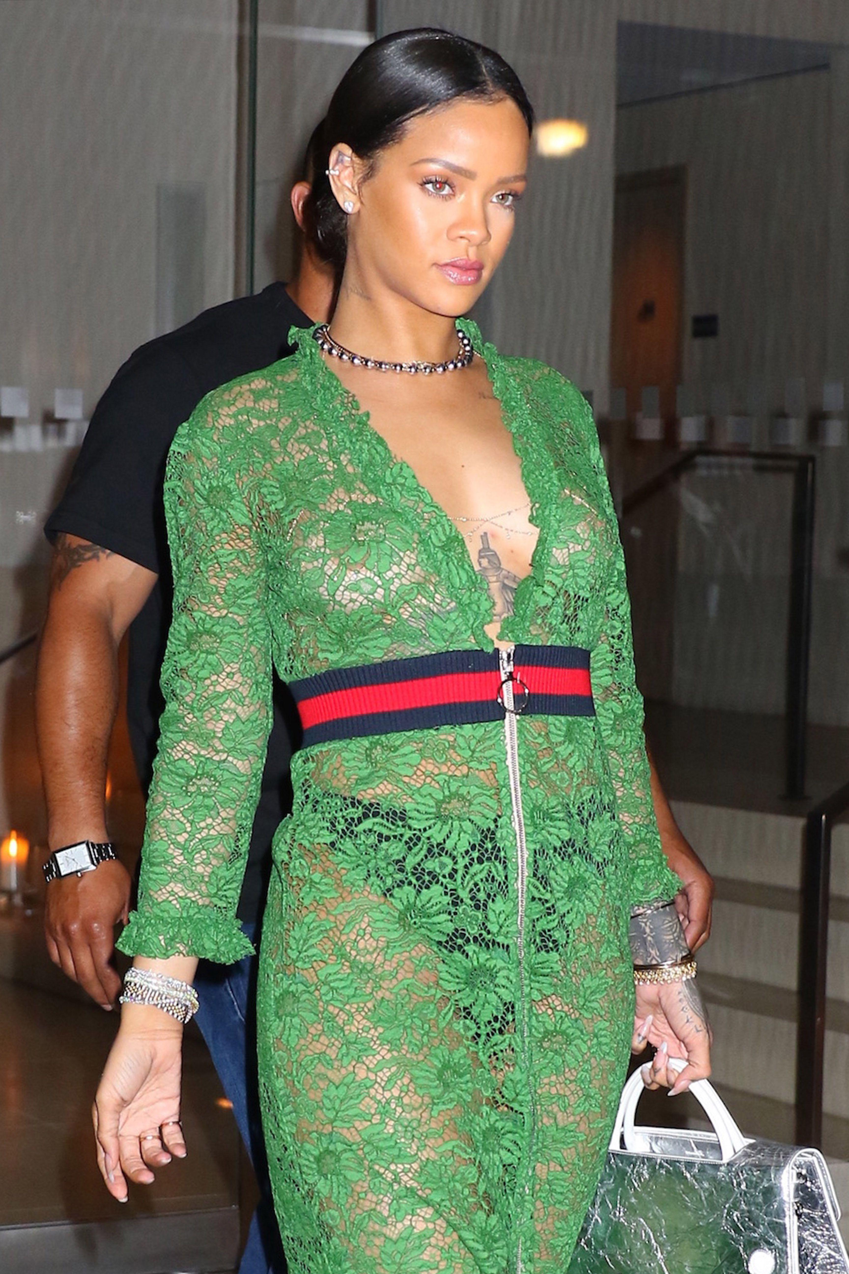6P Rihanna See-Through Photos