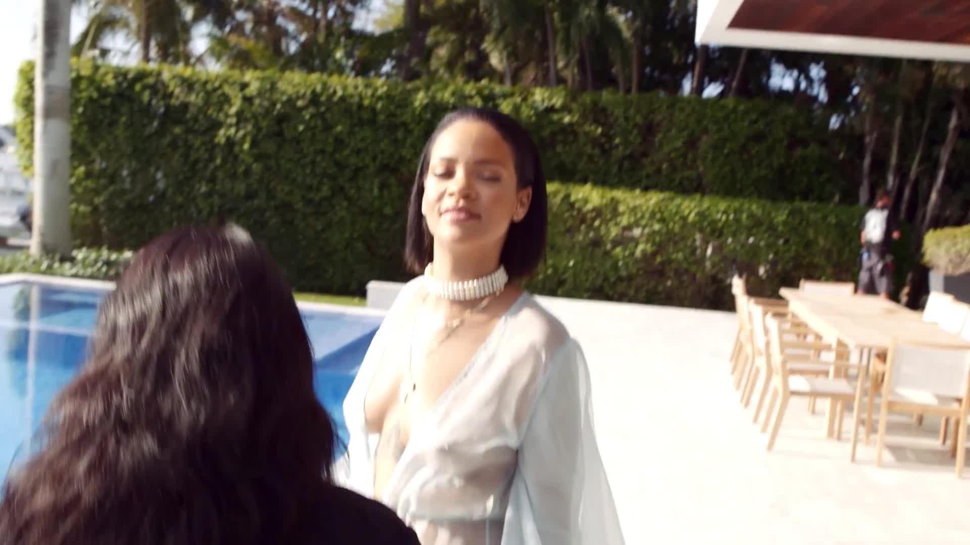 5P Rihanna See-Through Photos