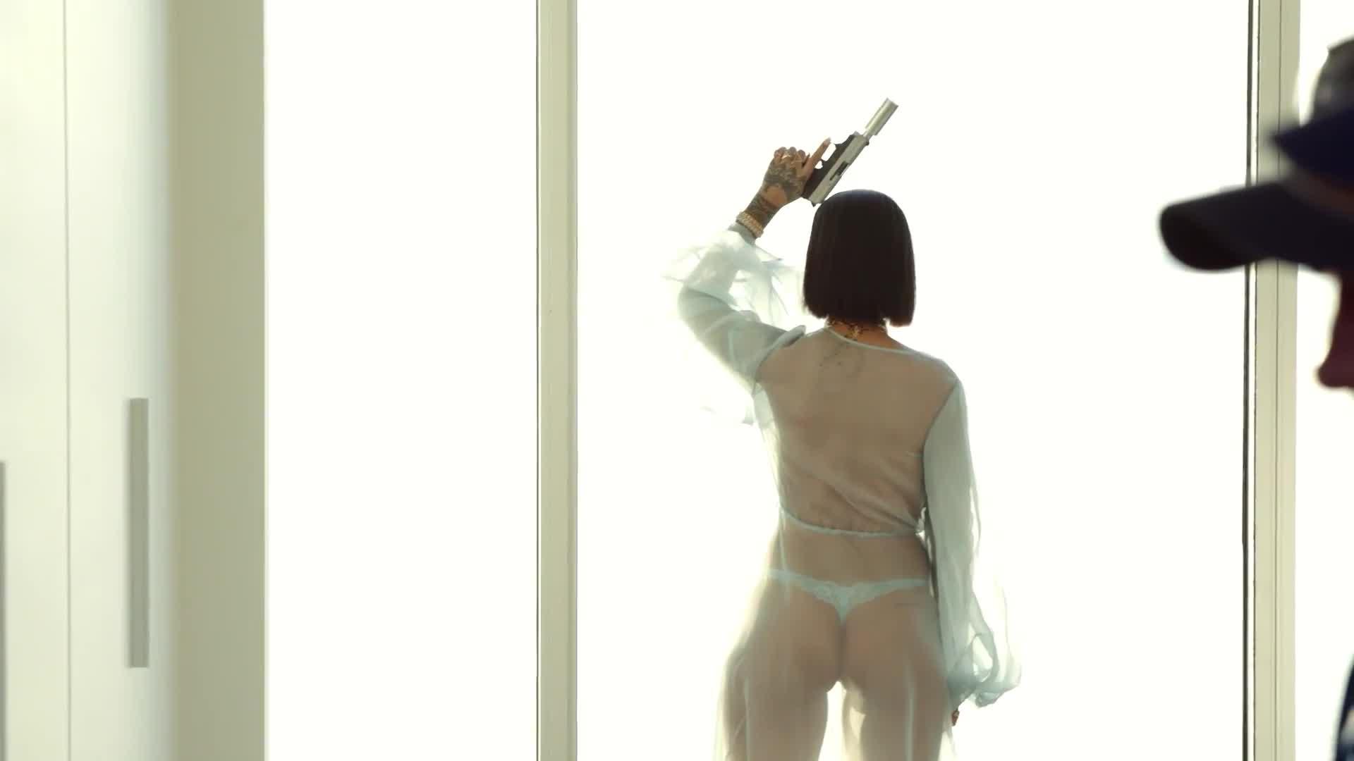 5P Rihanna See-Through Photos