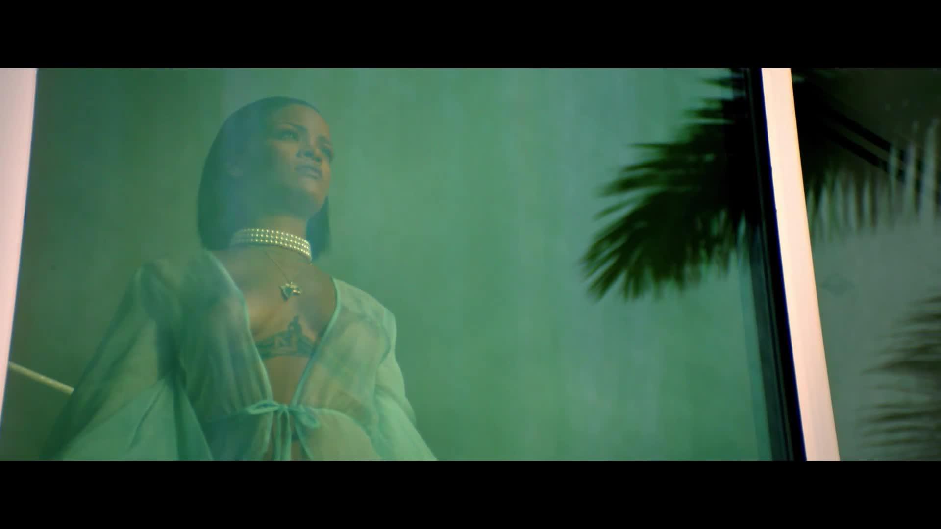 7P Rihanna See-Through Photos