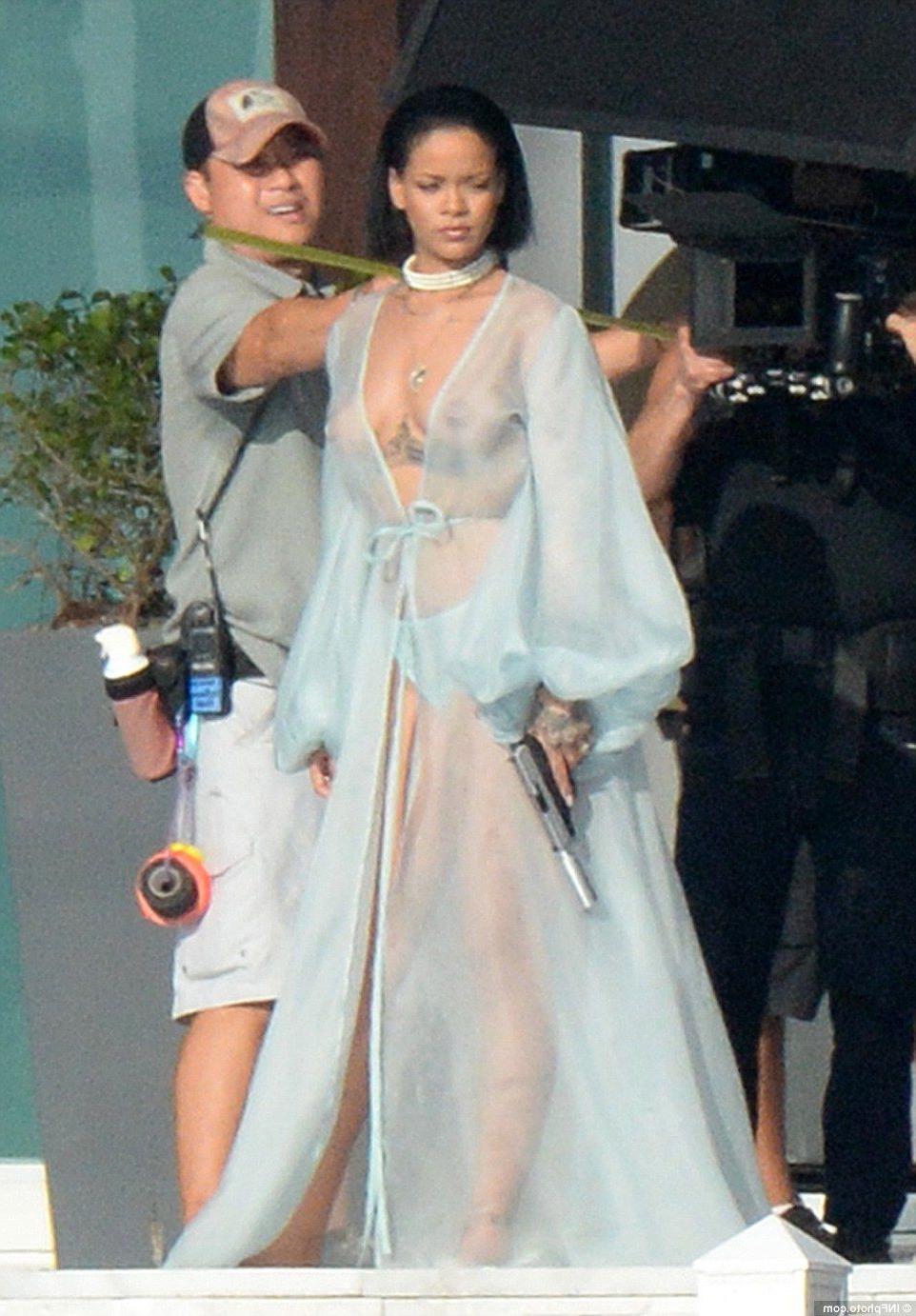 5P See-Through pics of Rihanna