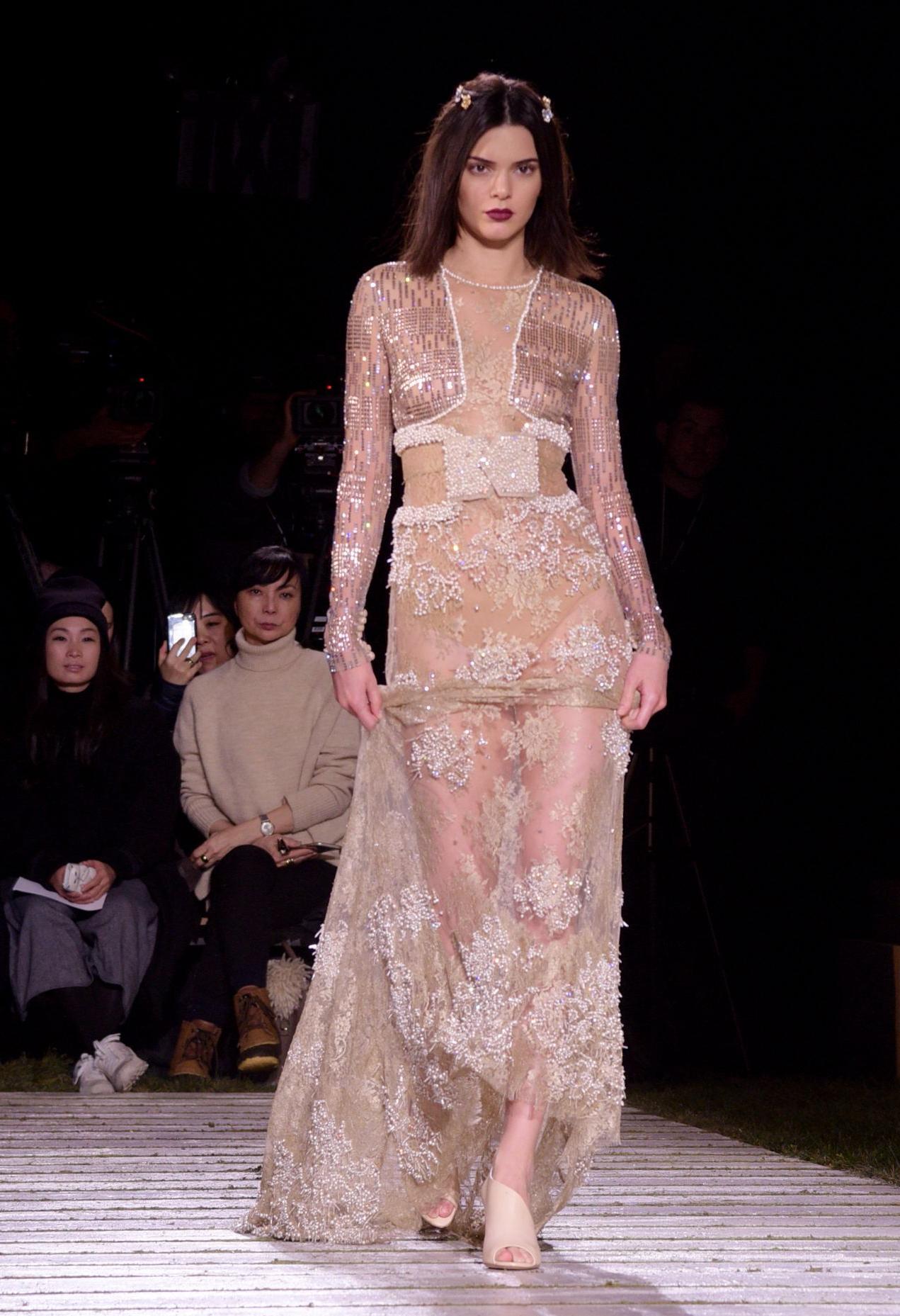 10P Kendall Jenner See-Through Photos