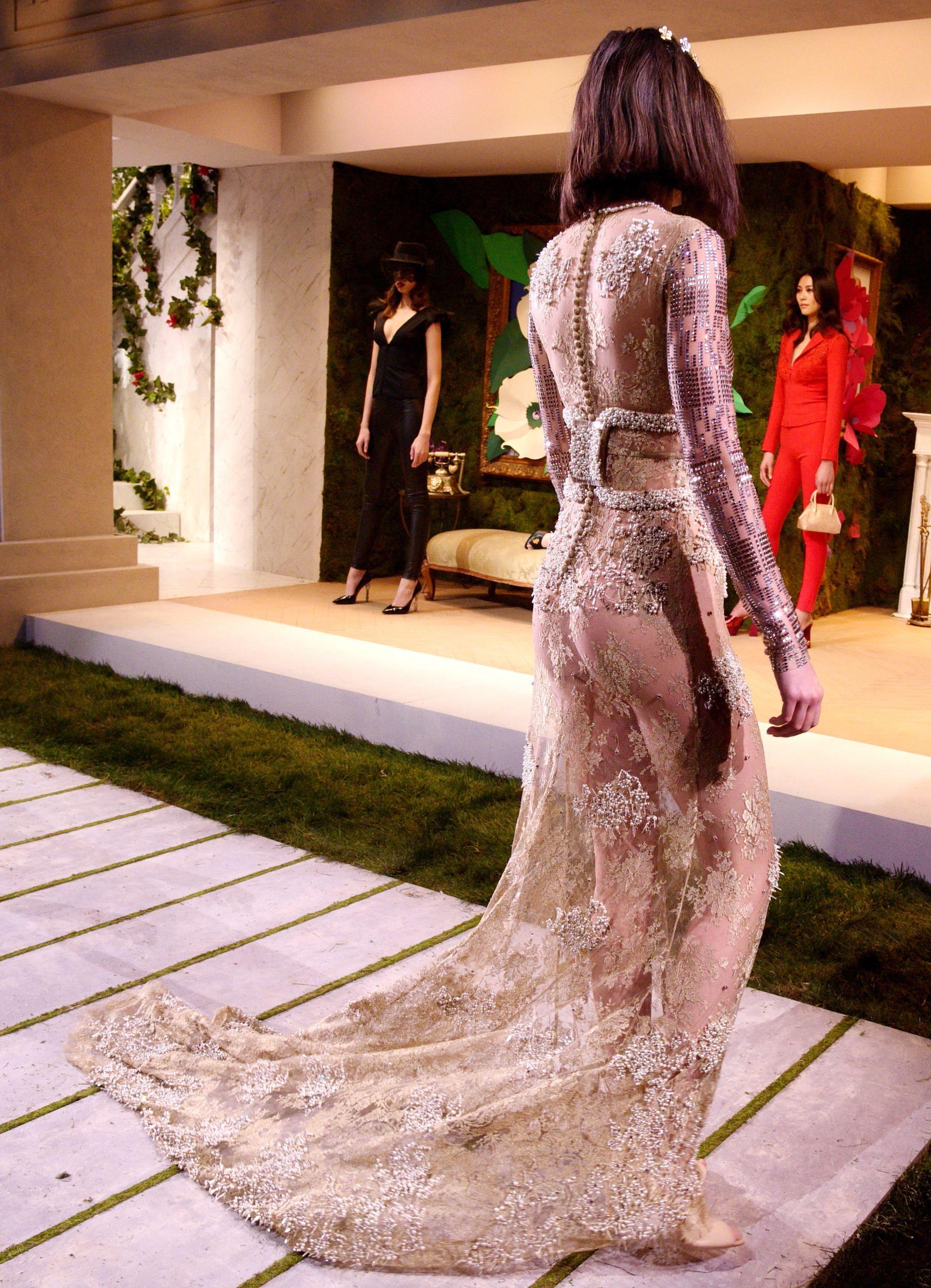 10P Kendall Jenner See-Through Photos