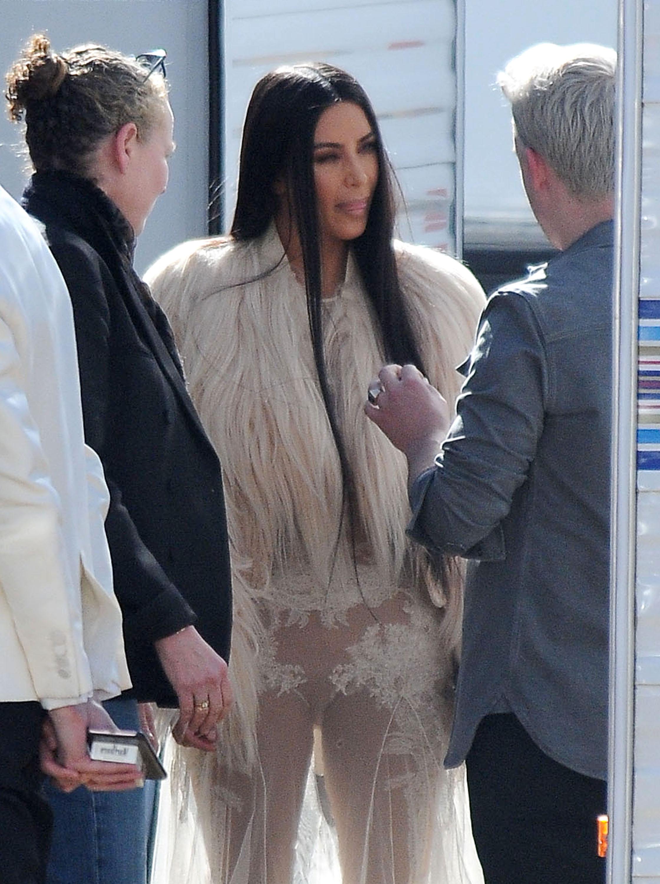 17P Kim Kardashian See-Through Photos
