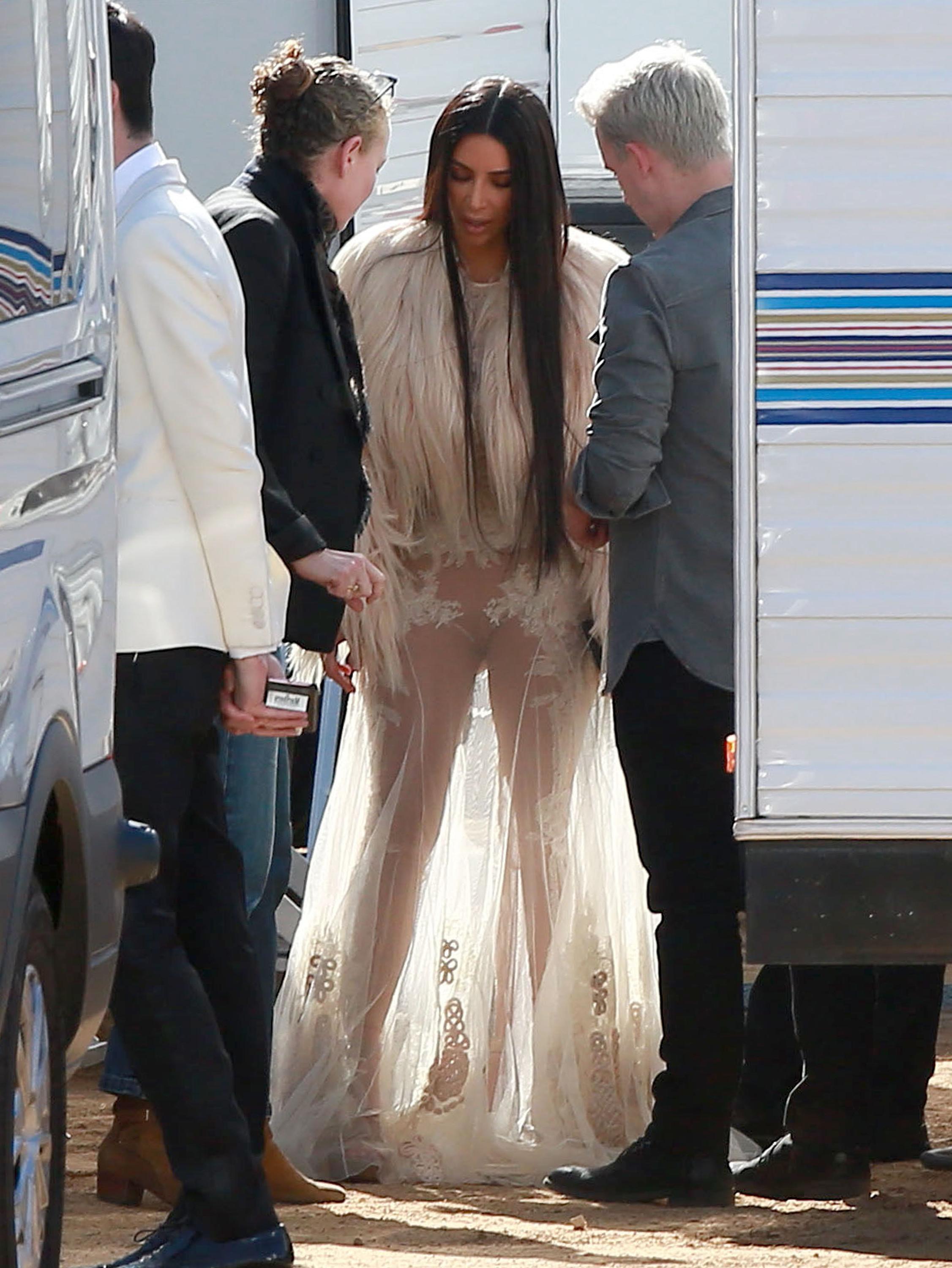17P Kim Kardashian See-Through Photos