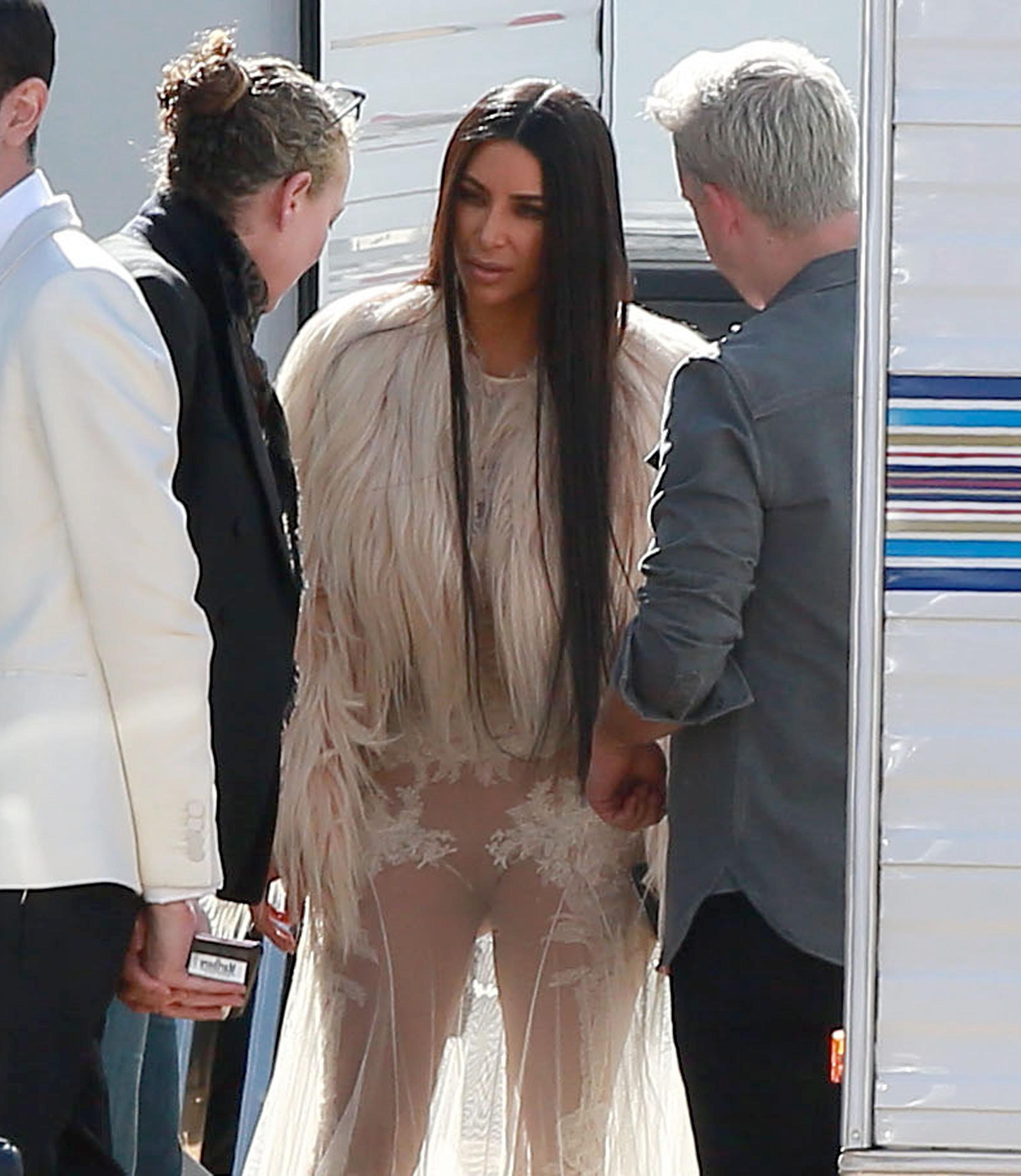 17P Kim Kardashian See-Through Photos