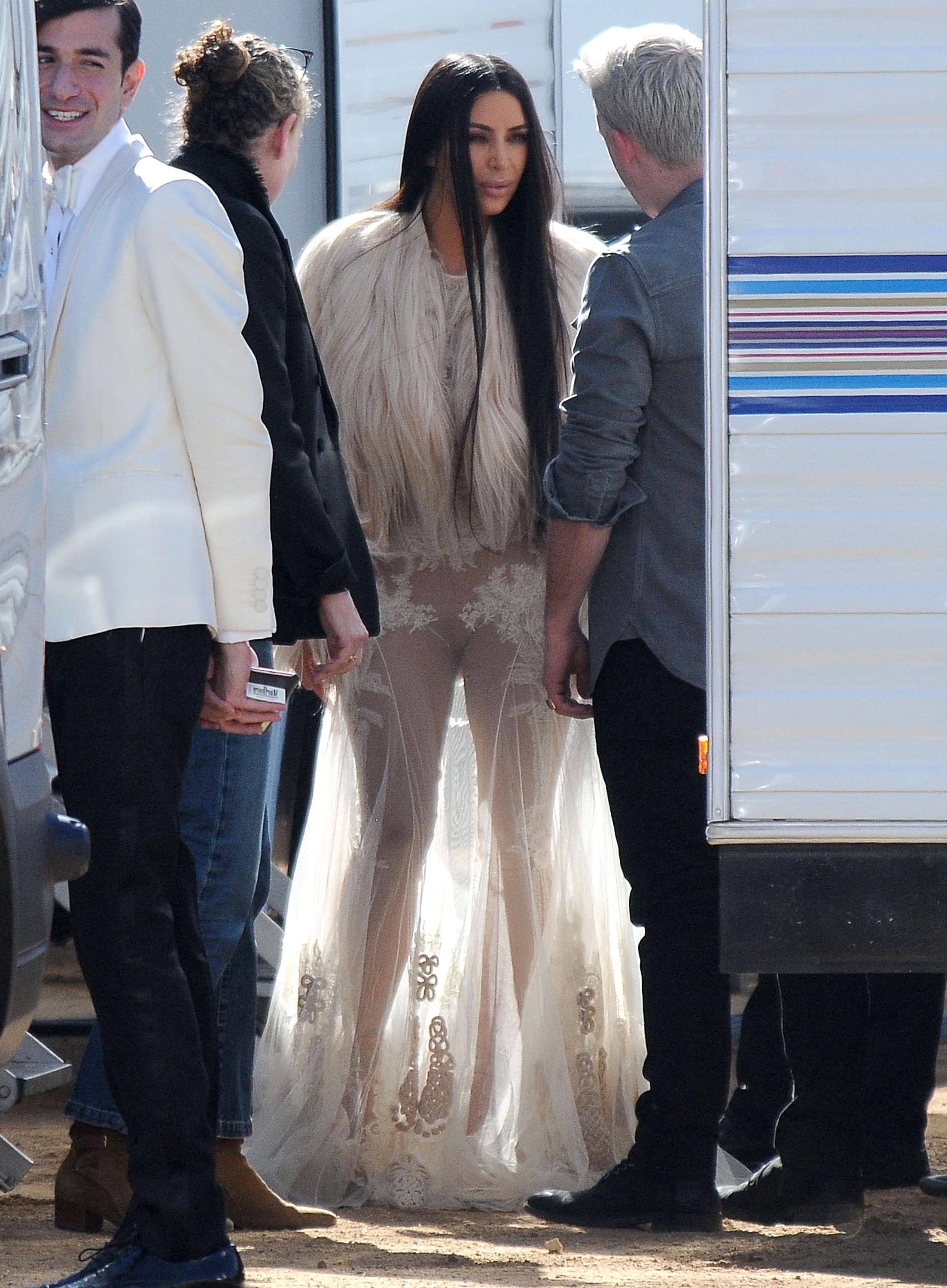 17P Kim Kardashian See-Through Photos