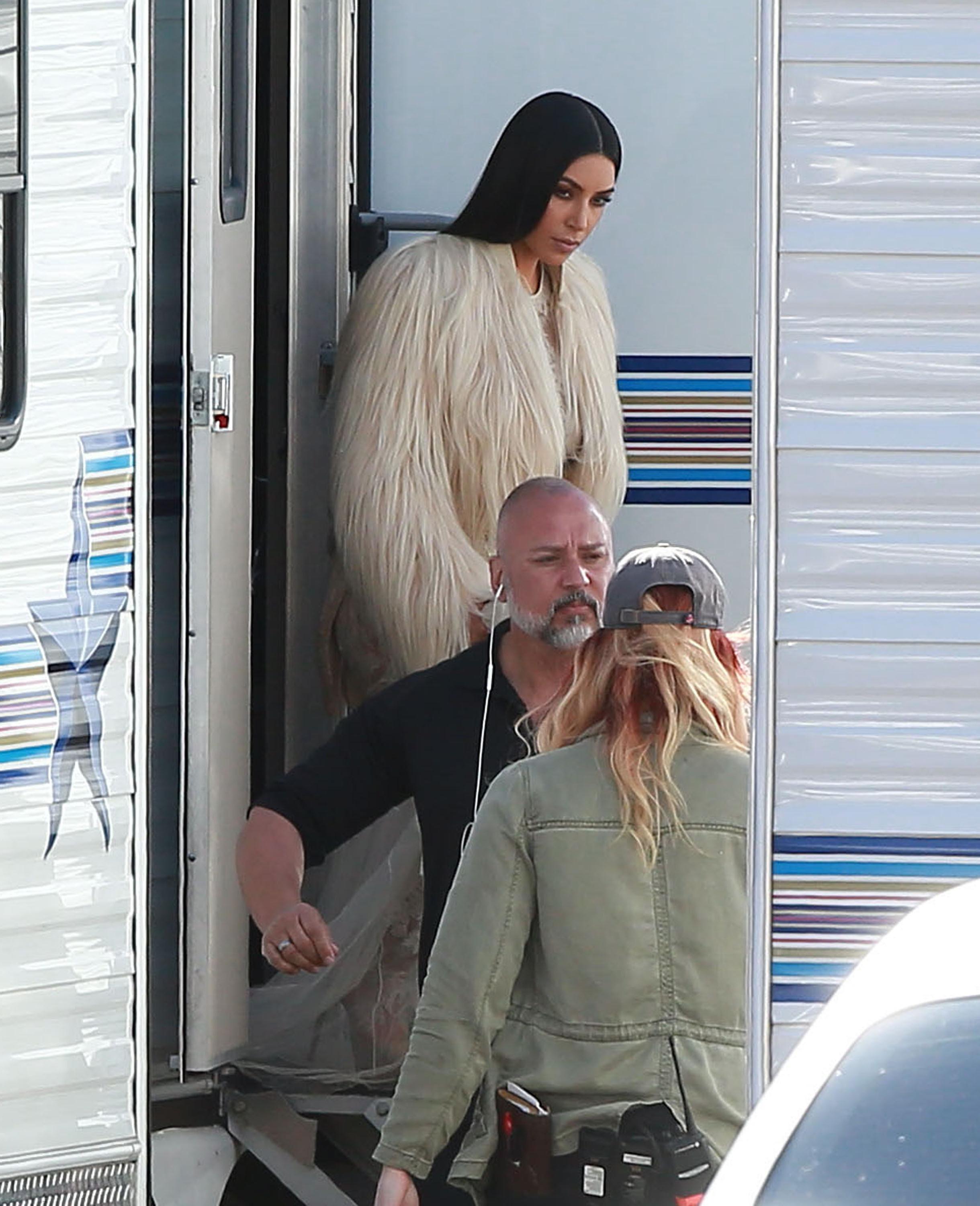 17P Kim Kardashian See-Through Photos