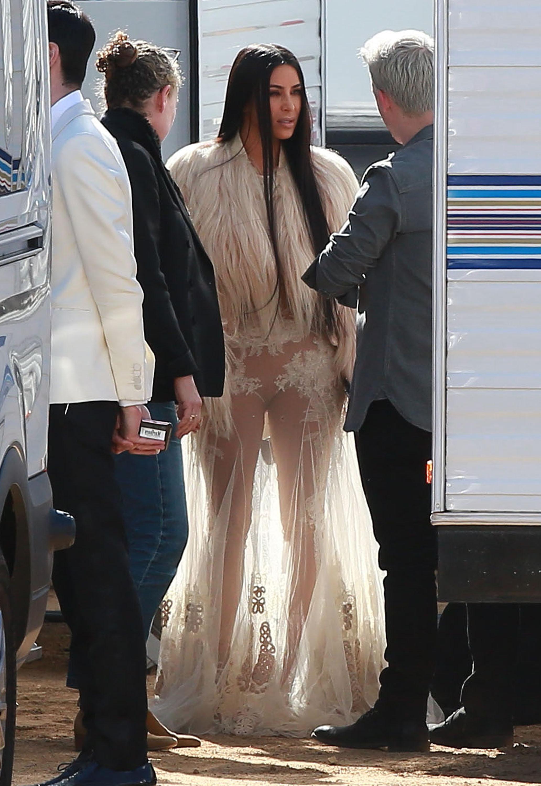 17P Kim Kardashian See-Through Photos