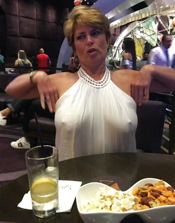 25P Busty braless 002.