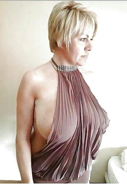 25P Busty braless 002.