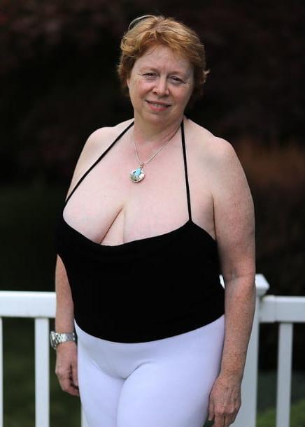 25P Busty braless 002.
