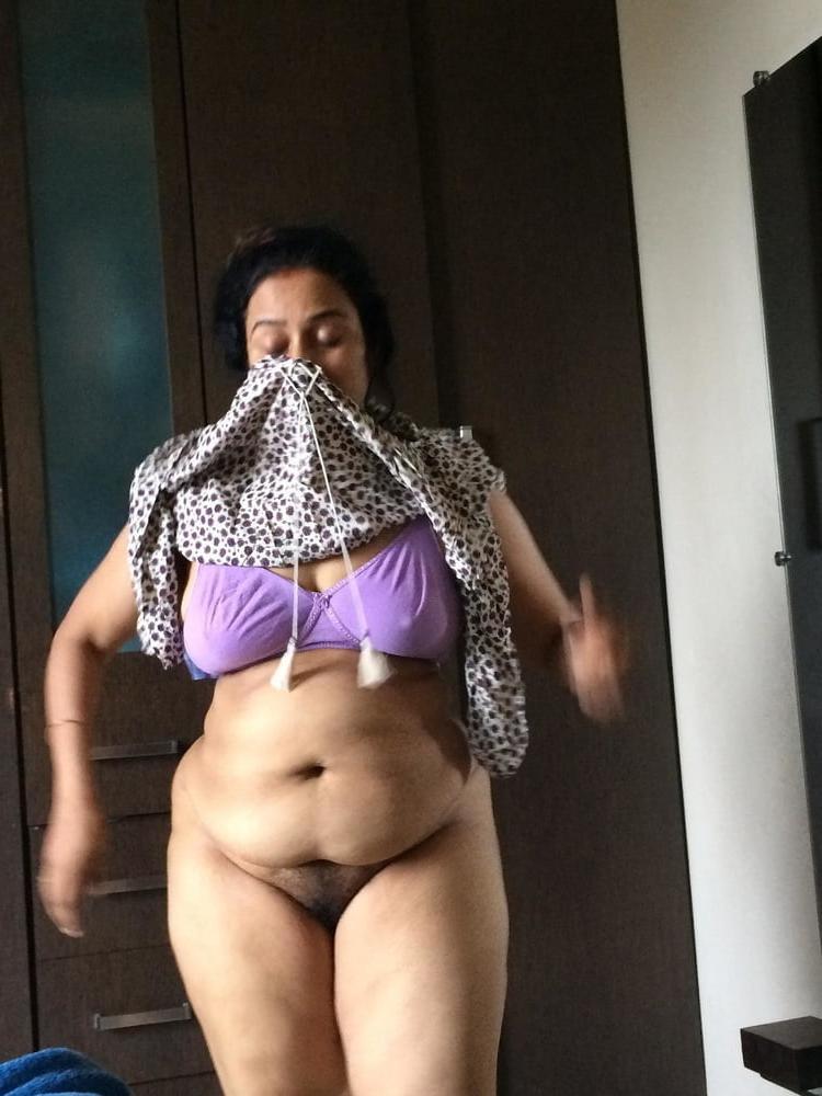25P Desi local village full nude woman