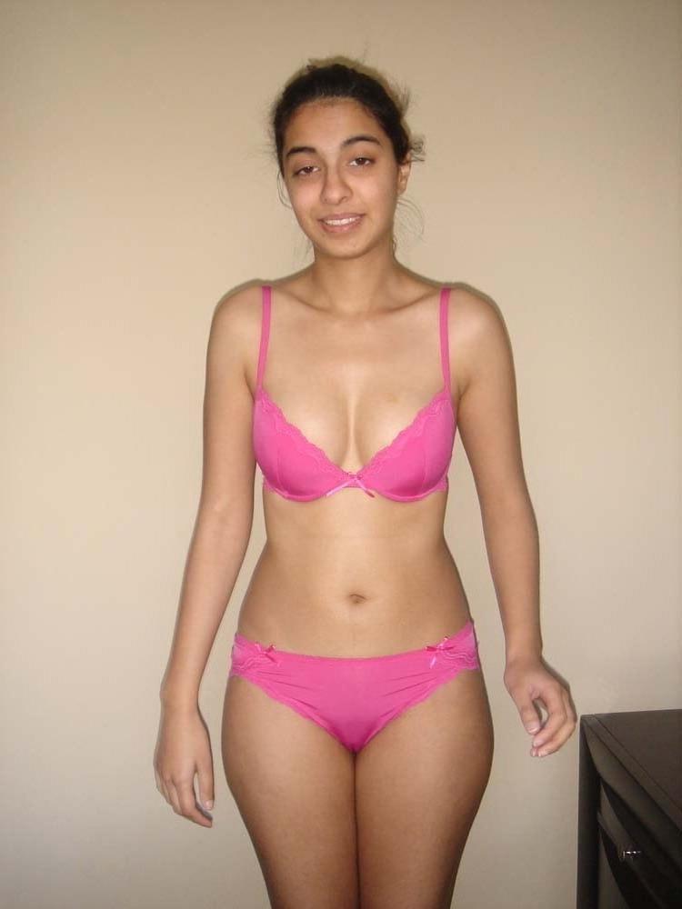 25P Desi local village full nude woman