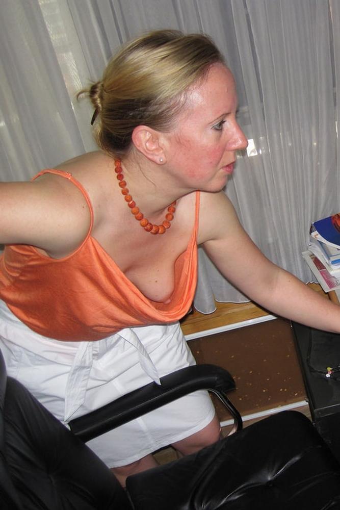 25P Downblouse &amp; Nipple Peeks 262