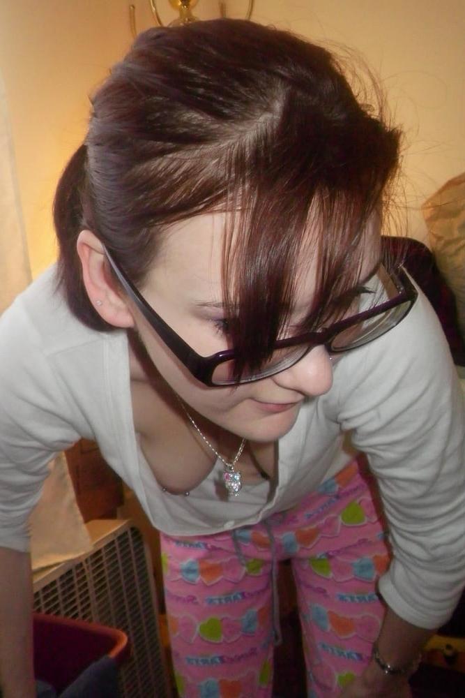 25P Downblouse &amp; Nipple Peeks 262