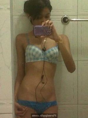 16P Beautiful Desi Teen Nude Selfies