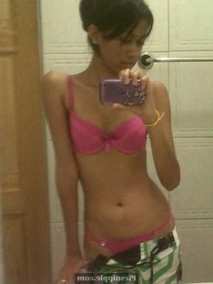 16P Beautiful Desi Teen Nude Selfies