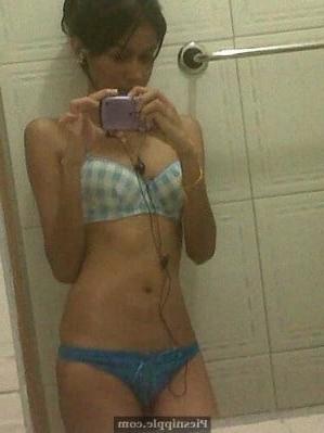 16P Beautiful Desi Teen Nude Selfies