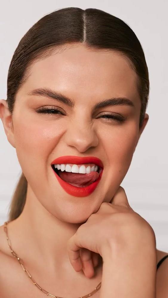 5P SELENA GOMEZ ... RARE BEAUTY !!!!!!